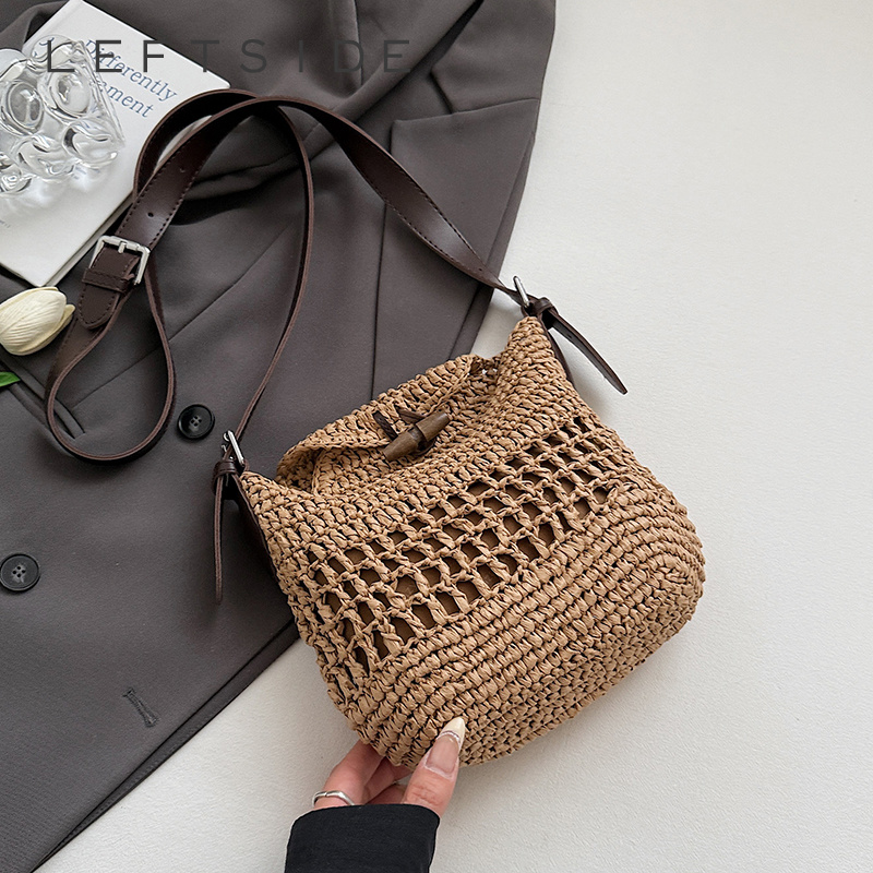 Women'S Fashion Trends Spring 2026 - Borsa a secchiello piccola in paglia