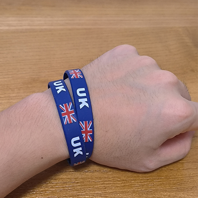 2 pezzi braccialetti con bandi - Women Fashion Uk recensione e prezzo